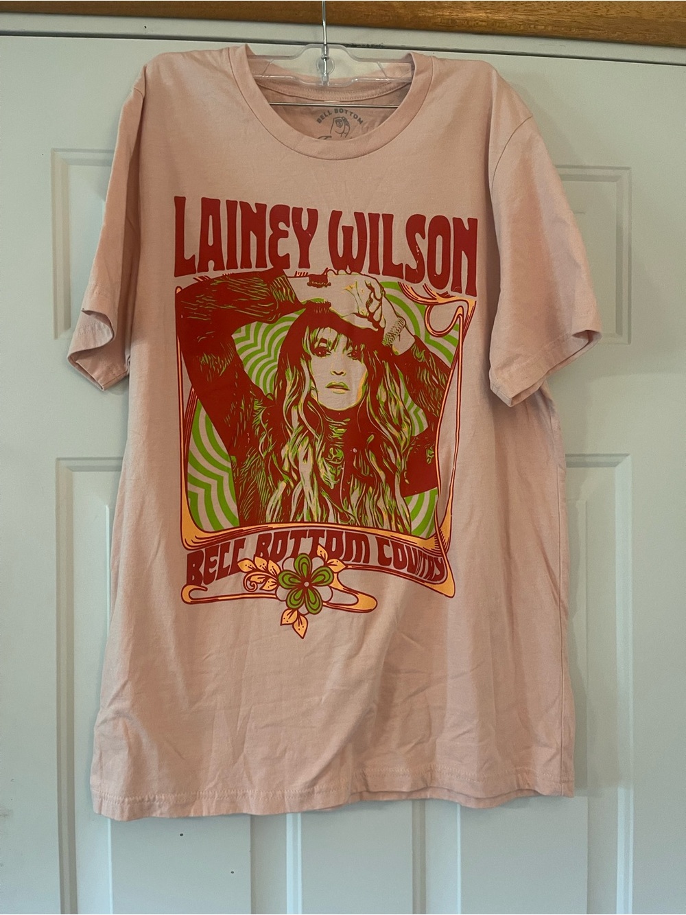 Rare Lainey Wilson Pink Womans Large Bell Bottoms  TShirt Cotton EE709 Nashville